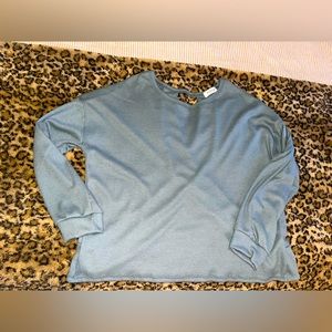 Blue ribbed sweatshirt